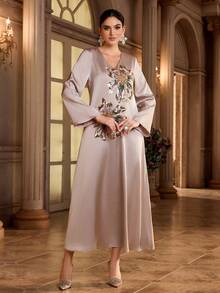 Al Najma 女士花卉亮片V领长袖优雅阿拉伯连衣裙 - 杏色 - 查看 5