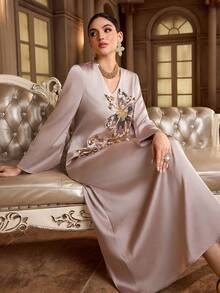 Al Najma 女士花卉亮片V领长袖优雅阿拉伯连衣裙 - 杏色 - 查看 7