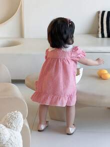 1pc Baby Girls' Summer Pink Checkered Puff Sleeve Dress,Delicate White Embroidered Collar,Loose Fit Ruched Hem,Sweet Cute Pastoral Picnic Dress,2025 - Pink - View 2