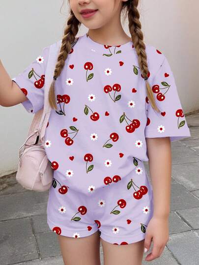 Krämlila sött körsbärshjärtblommönster, vintage retrostil casual resortstil sexig söt y2k, tween girl casual minimalistisk kortärmad shorts 2-delat set lämpligt för sommaren, bohemisk hippiestil musikfestival, snygga barn, fritidskläder, barngrafiska kläder, tillbaka till skolan, hemkomst, lämplig för utomhuspicknick, gatufotografering, hem, campus, chill