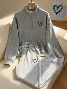 2件套大童爱心印花半拉链立领连帽衫+松紧腰休闲裤，适合秋冬季休闲及运动穿着