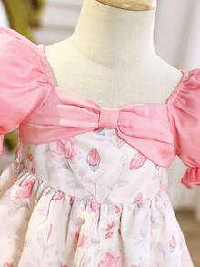 SHEIN Vestido de princesa de manga corta con patrón floral rosa y lazo para bebé niña - Rosa - Ver 6