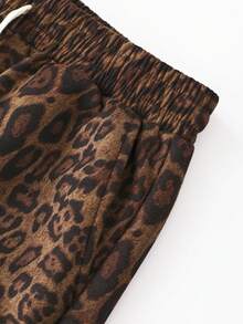 ROMWE MEN Street Life 男士抽绳腰带豹纹宽松休闲通勤短裤 - 棕色 - 查看 4