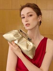 MOTF PREMIUM Túi xách nữ xếp ly thanh lịch và sang trọng với khóa cài tinh tế, thích hợp cho đi làm, hẹn hò, năm mới. - Vàng - Xem 7