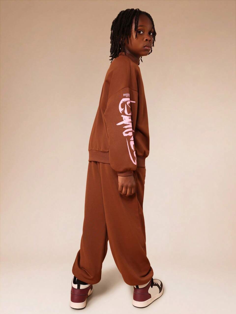 Sudadera y pantalón de chándal oversize con estampado de grafiti