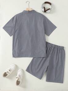 Casuvi Kids 2 Stücke/Set Lässiges gestreiftes Hemd & Shorts Outfit für Teenager (Jungen), mit locker sitzendem gestreiftem Hemd und weiten gestreiften Shorts, geeignet für Schule, Pendeln und Wochenendtreffen - Blau-Weiß - Übersicht 4