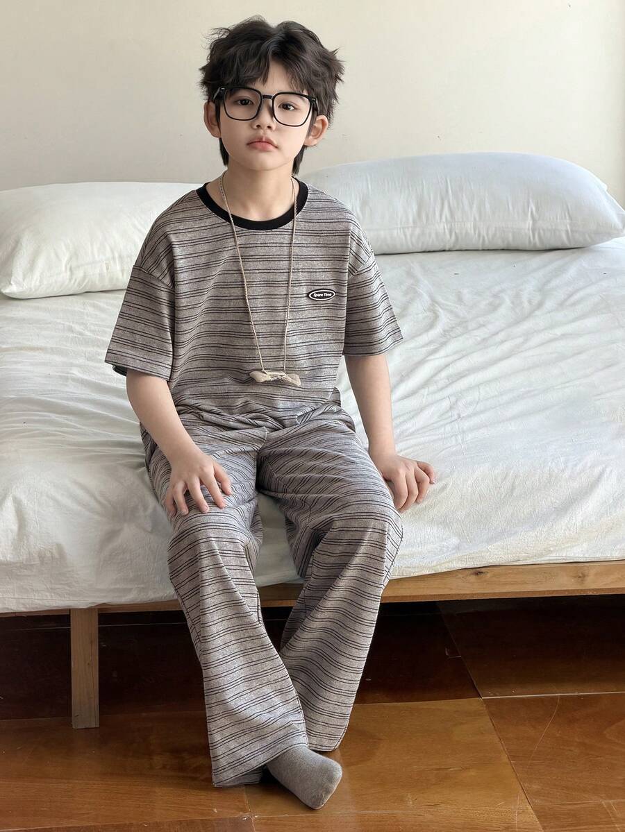 DAZY 男童条纹短袖上衣和裤子睡衣套装（春季款） - 灰色 - 查看 1