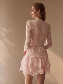 MOTF PREMIUM 女士粉色镂空花边层叠下摆短款连衣裙，立领 - 粉色 - 查看 1