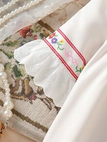 SHEIN Vestido de Estilo Casual Floral para Bebê Menina na Primavera e Verão, de Manga Curta - Branco - Visão 6