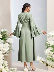Al Najma 女士圆领水钻装饰喇叭袖优雅阿拉伯风格连衣裙 - 綠色 - 查看 2
