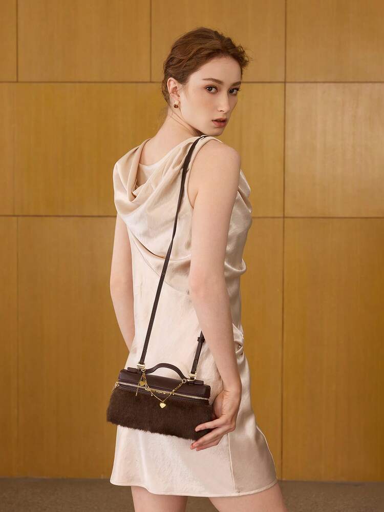 HOLLOW OUT SQUARE HANDBAG