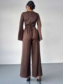 Firerie Damen eleganter Party Cocktail Hochzeitsgast Jumpsuit mit Langarm, brauner Satin Crêpe Jumpsuit mit weiten Ärmeln und Wickeltaille, neues Kleid für Herbst/Winter/Frühling - Braun - Übersicht 4