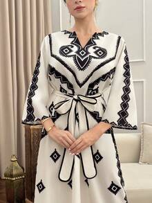 Al Najma 女士优雅几何印花阿拉伯风格连衣裙 - 黑與白 - 查看 1