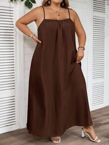 SHEIN CURVE+ 大码曲线/秋季服装/女士秋季服装/女士冬季服装/冬季服装大码纯色褶皱细节休闲吊带连衣裙，适合生日派对、毕业典礼、学生装、日常休闲、度假等场合。 - 棕色 - 查看 5