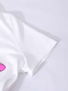 SHEIN 2pcs/Set Girls Cartoon Character Print Denim Outfit, Includes White Short Sleeve T-Shirt With Print And Light Blue Jeans With Cartoon Print, Suitable For Outings, Commuting And Daily Wear