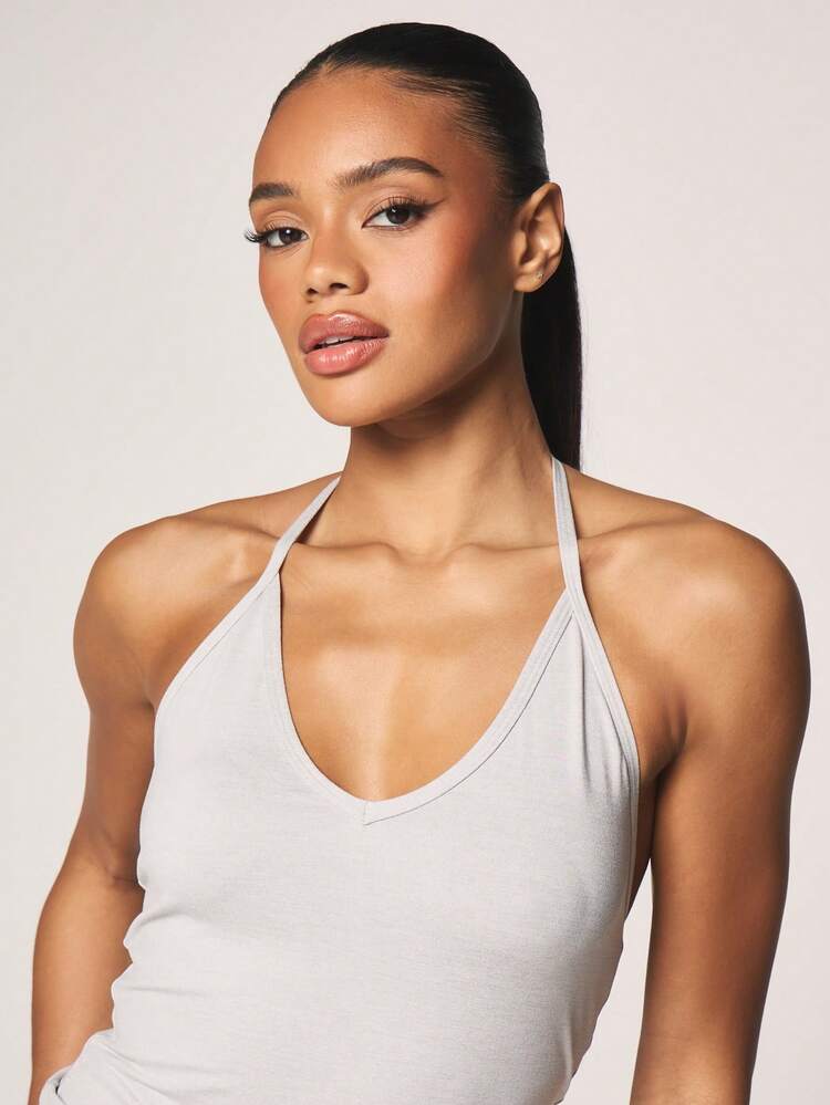 MISSGUIDED 調節可能なストラップ付きリブ編みホルターネックタンク