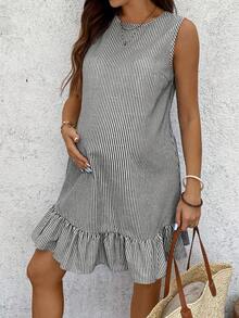 SHEIN 孕妇休闲条纹印花荷叶边下摆无袖连衣裙 - 黑與白 - 查看 4