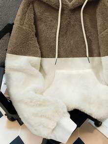 Resyla 热销新款，柔软蜡质撞色绒面质感女式连帽卫衣，非常适合购物和与闺蜜外出，时尚保暖，适合春、秋、冬季穿着。 - 彩色 - 查看 4