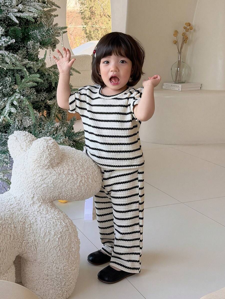 SHEIN Baby Girls' Casual Apricot Striped Jacquard Fabric Round Neck Short Sleeve Top And Striped Pants Set, Suitable For Everyday Wear, Spring/Summer - Apricot - View 1