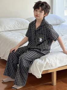 DAZY Tween Boy Letter Print Plaid Short Sleeve Single-Breasted Pocket Top And Pants Pajama Set - Grey - View 2