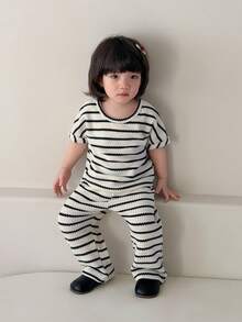 SHEIN Baby Girls' Casual Apricot Striped Jacquard Fabric Round Neck Short Sleeve Top And Striped Pants Set, Suitable For Everyday Wear, Spring/Summer - Apricot - View 3