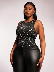 Radiana 大码女装时尚街头风性感休闲重工装饰不对称水钻上衣，适合Y2K、Y3K、音乐节、派对、Live House、演唱会、购物等场合。黑色亮片上衣，黑色性感上衣，闪亮上衣，女士闪亮上衣，铆钉上衣，水钻上衣，无袖铆钉上衣，黑色铆钉上衣，女士皮革上衣，波点上衣，女士背心。 - 黑色 - 查看 6