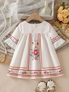 SHEIN Vestido de Estilo Casual Floral para Bebê Menina na Primavera e Verão, de Manga Curta - Branco - Visão 2