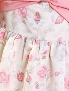 SHEIN Vestido de princesa de manga corta con patrón floral rosa y lazo para bebé niña - Rosa - Ver 4