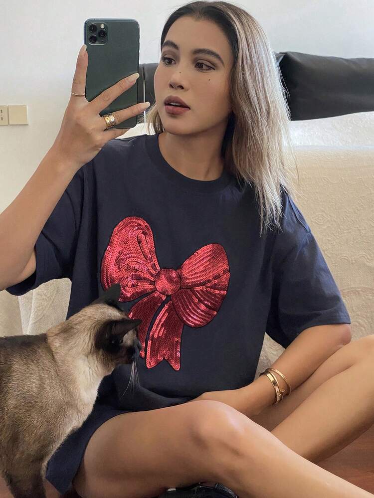 Women's Round Neck Bow Tie Sequin Pattern Casual Short Sleeve T-Shirt Valentine's Day Graphic Tees Women