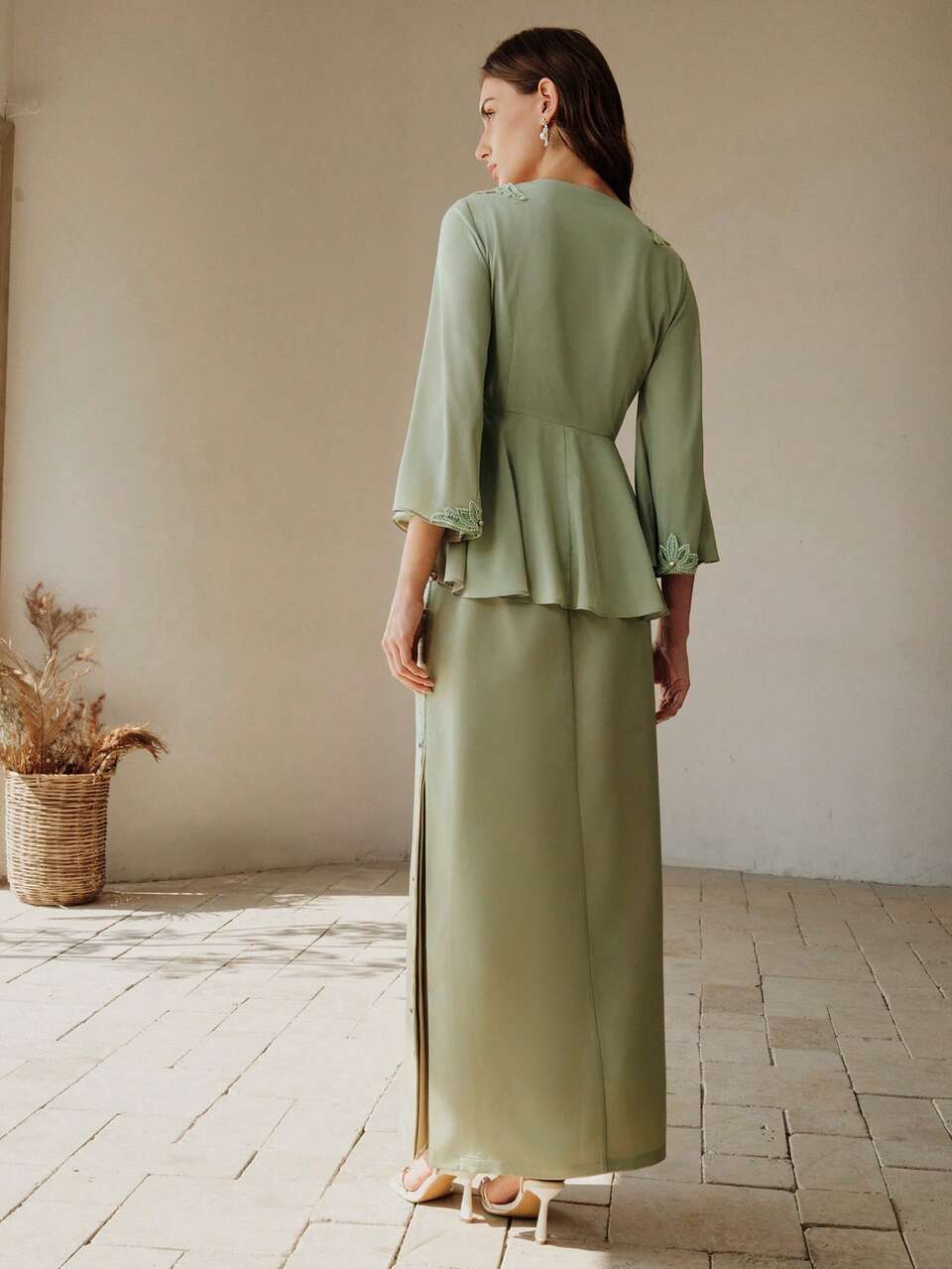 Anewsta Conjunto de 2 piezas de mujer con mangas acampanadas, plisado recto y bordado, de color verde claro, para fiestas de estilo de Oriente Medio