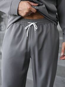 Manfinity CasualCool 男士休闲纯色拉链夹克和裤子套装男士两件套灰色服装男士，秋季服装，舒适服装 - 灰色 - 查看 6
