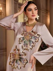 Al Najma 女士花卉亮片V领长袖优雅阿拉伯连衣裙 - 杏色 - 查看 1