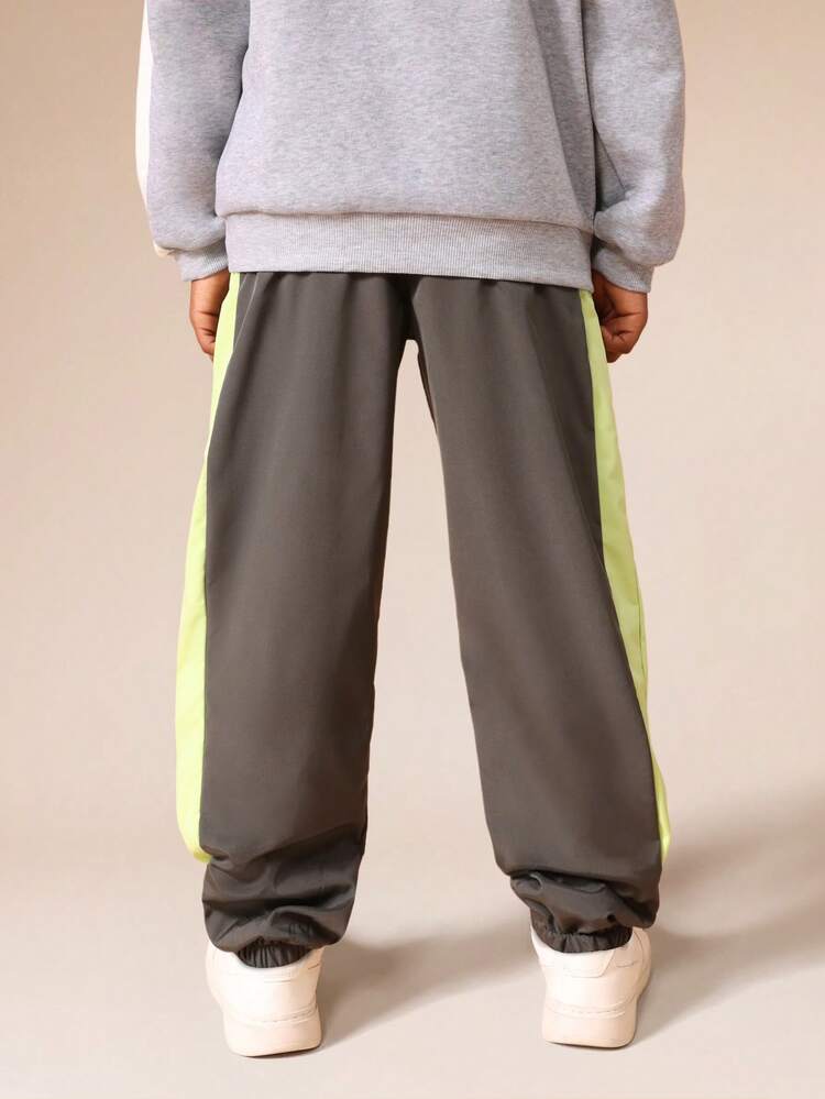 Spodnie jogger z nylonu w bloki kolorów z bocznym paskiem