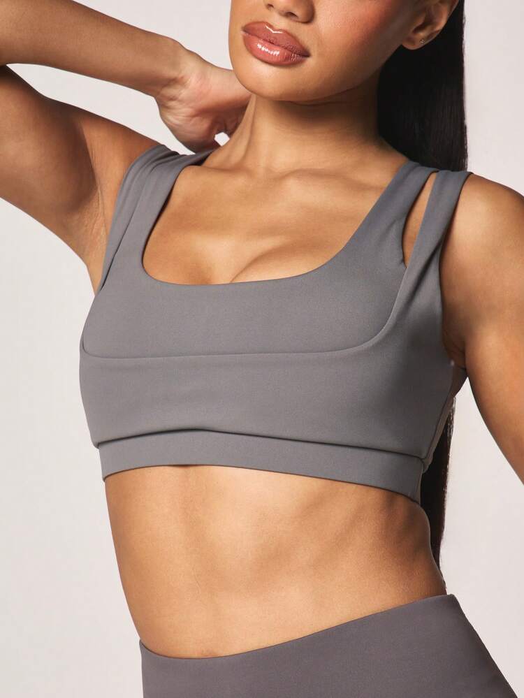 MISSGUIDED High Support Double Layer Athletic Crop Sports Bra With Scoop Neckline And Racerback Design For Training