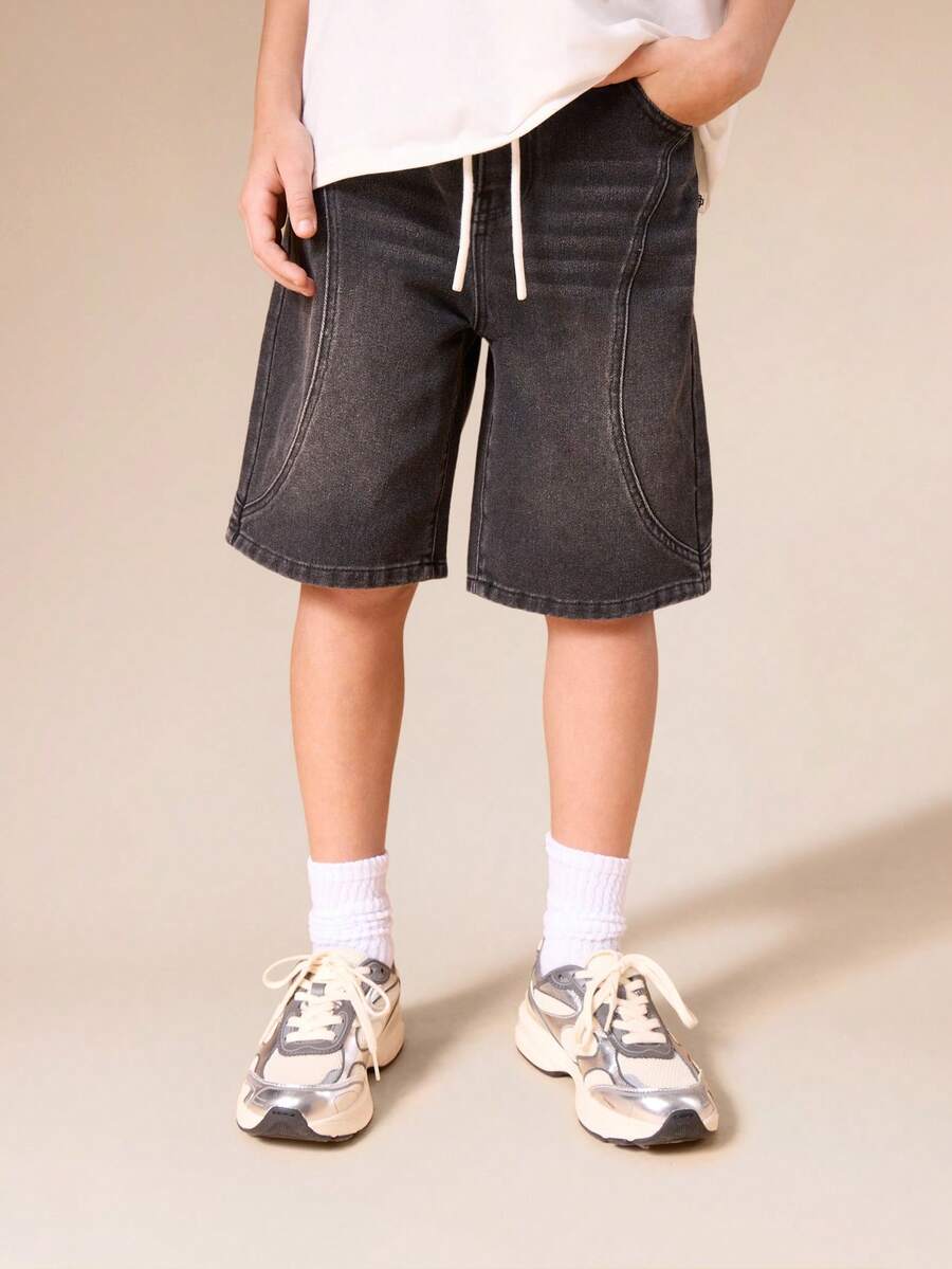 SUMWON Pantalones cortos de mezclilla lavados con ajuste relajado, costuras de contraste y bolsillos laterales para niños, bermudas casuales de longitud hasta la rodilla para vacaciones de verano - Negro - Ver 1