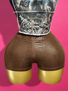 Slaydiva 2025春夏新款音乐节西部游牧风生日派对毕业学生日常休闲度假邮轮海滩日光浴爆款极简休闲字母Logo印花无袖露脐上衣+红色PU皮超短裤女两件套 - 金色 - 查看 4