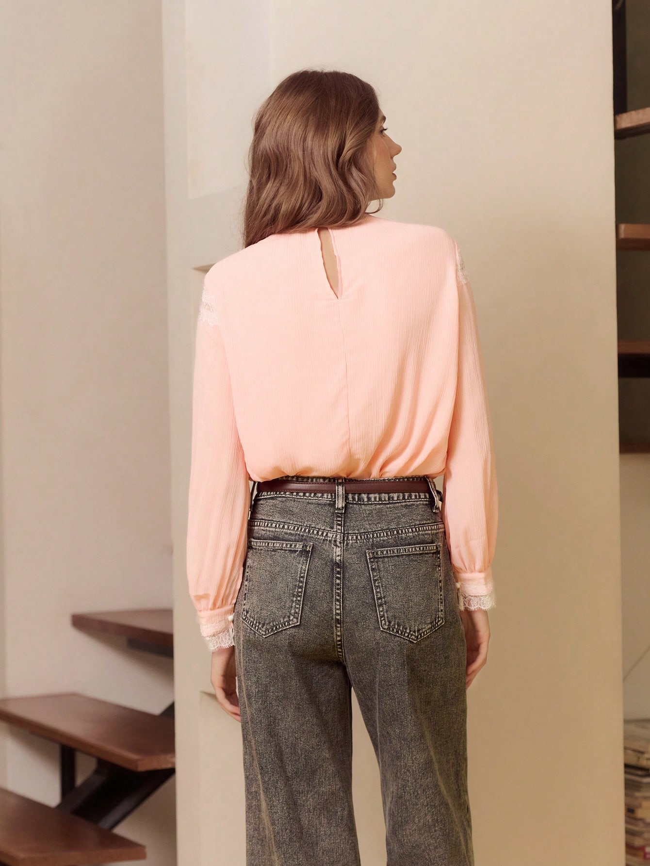 Rosa Chiffon Bluse mit cremefarbener Spitze mit Wimperndetails, romantisch-bohemian