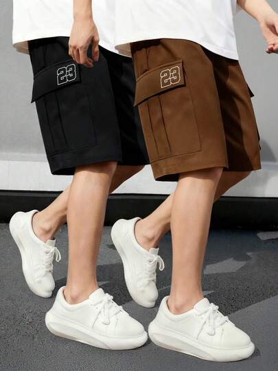 Coolqubz 男童工装短裤两件套，春夏款，超大口袋，23号图案装饰，休闲时尚风格，适合日常穿着和社交场合。