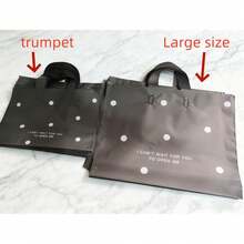 20个加厚塑料礼品手提袋，哑光可重复使用购物袋，黑白两色，适合派对礼品包装，防水，圆形波点图案，大容量，可用于装衣服、女士购物、生日、婚礼、情人节、单身派对、新娘送礼会、万圣节、圣诞节等场合。 - 彩色 - 查看 3