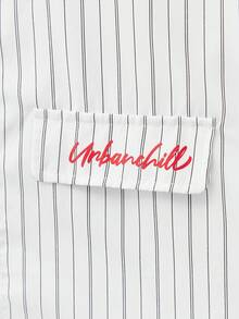 Manfinity RebelGame 男士休闲条纹印花宽松短袖衬衫，适合春夏季穿着 - 白色 - 查看 4