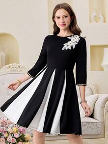 SHEIN Đầm dệt kim cổ tròn phối màu đen trắng tương phản dành cho thiếu nữ, kiểu dáng thường ngày. - Đen và trắng - Xem 3