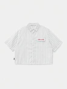 Manfinity RebelGame 男士休闲条纹印花宽松短袖衬衫，适合春夏季穿着 - 白色 - 查看 3