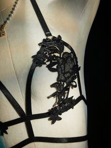 SpicyHot 2pcs Women's Sexy Lingerie Set (Wireless, Thong) - Black - View 3