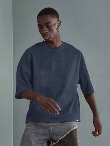 SUMWON Kaos Crop Oversized dengan Motif Grafiti di Bagian Belakang, Leher Bulat, Lengan Pendek, Gaya Kasual Musim Panas, Gaya Jalanan, Potongan Santai, Pernyataan Mode Urban - Navy Blue - View 2