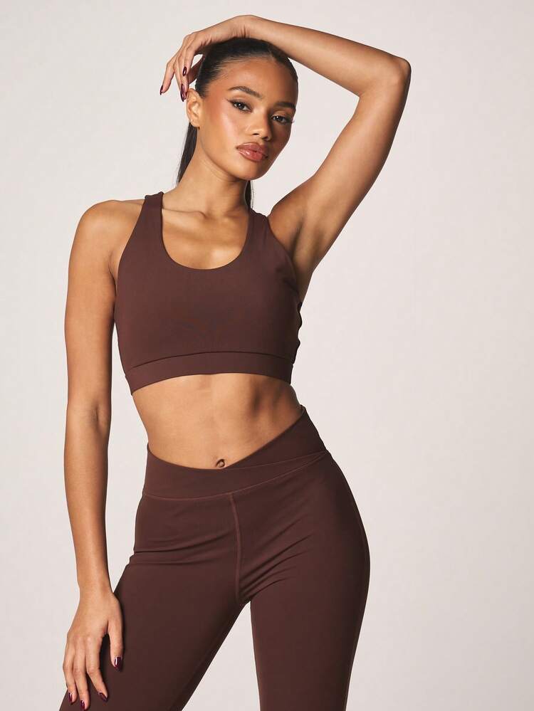 MISSGUIDED Racerback Sports Bra With Medium Support And Scoop Neckline For Active Training And Gym Workouts