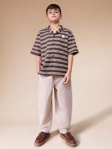 Conjunto casual de 2 piezas SUMWON para preadolescentes con camisa de manga corta con rayas horizontales texturizadas y pantalones de ajuste relajado con botones delanteros para vacaciones - Marrón - Ver 5