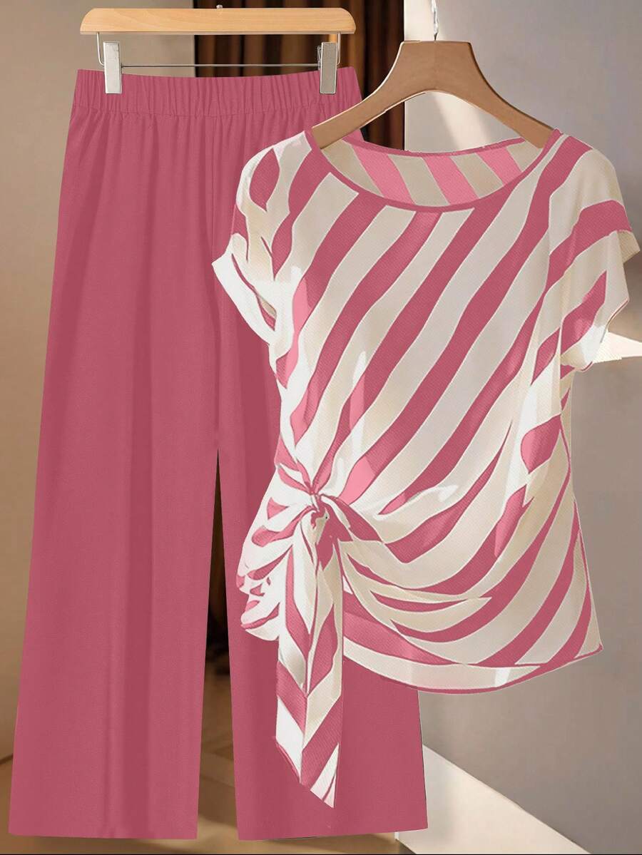 SHEIN CURVE+ Bộ đồ thể thao cỡ lớn, phong cách thường ngày, áo sơ mi kẻ sọc phối màu và quần dài màu trơn/2026/Năm mới - Hồng - Xem 1