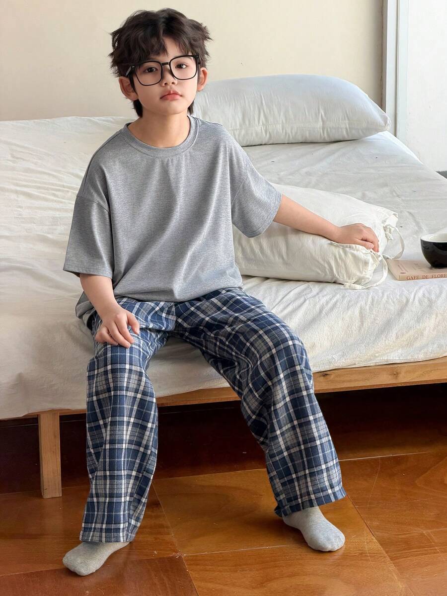 DAZY 男童纯色短袖上衣和格子裤睡衣套装 - 灰色 - 查看 1