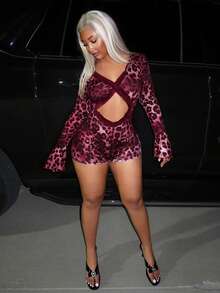 Slaydiva 2025 Autumn New Halloween Birthday Party Banquet College Style Student Daily Casual Cruise Travel Viral Streetwear Sexy Club V-Neck Long Sleeve Cutout Waist Frill Trim Brown Leopard Print Autumn Bodycon Jumpsuit For Women - Burgundy - View 4