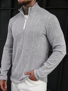 Manfinity Homme 男士加大码纯色简约休闲半拉链长袖T恤，复古风格，适合日常休闲、周末旅行、户外活动、探险旅行、轻松的工作环境或半正式场合，可作为男友/丈夫礼物、周年纪念礼物或结婚礼物。男士灰色针织上衣，男士四分之一拉链长袖，灰色男士亨利衫，男士针织长袖。 - 淺灰色 - 查看 4